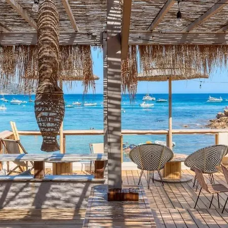 Mazet Vue Et Piscine Chauffee Lägenhet