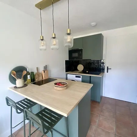 Mazet Vue Et Piscine Chauffee Lägenhet *