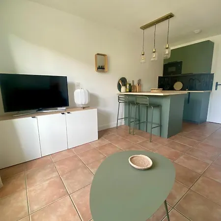 Mazet Vue Et Piscine Chauffee Daire Le Lavandou