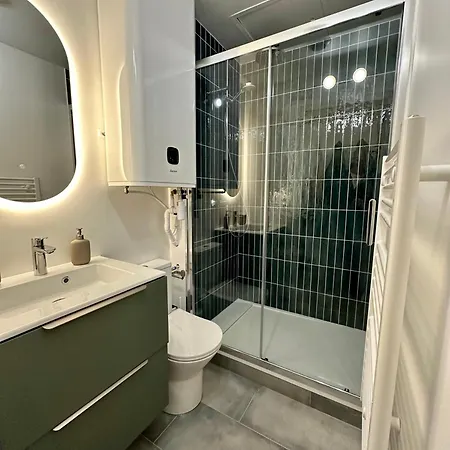 Mazet Vue Et Piscine Chauffee アパート *