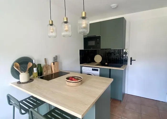 Mazet Vue Et Piscine Chauffee Lägenhet *