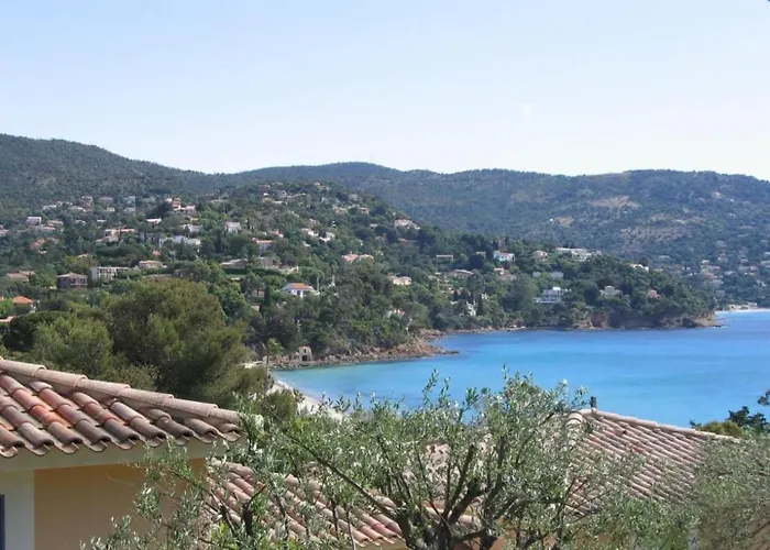 Mazet Vue Et Piscine Chauffee Lägenhet Le Lavandou