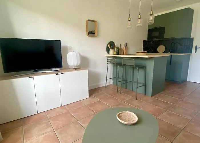 Mazet Vue Et Piscine Chauffee Lägenhet Le Lavandou